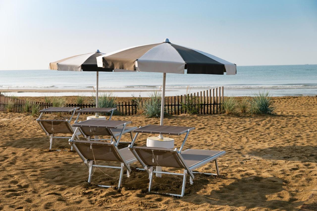 Aparthotel Holiday Bibione Exterior foto